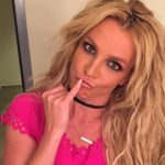 A cantora também voltou a agradecer os fãs que a ajudaram com a campanha "Free Britney", que visava dar de volta o direito da artista controlar a sua vida, já que seu pai, Jamie Spears, era quem comandava todas as suas escolhas (Foto: Instagram)