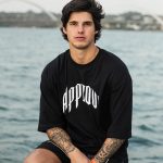 Ainda na entrevista, Gabriel deu sua opinião a respeito do que é estar na moda (Foto: Instagram)