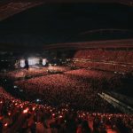 O público no estádio do Engenhão, no Rio, celebrou a passagem da banda. (Foto: Instagram)