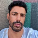 Cauã Reymond está sempre chamando atenção nas redes sociais (Foto: Instagram)