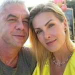 Recentemente, mais um vídeo com Ana e Alexandre, viralizou nas redes sociais. Nas imagens, o empresário, com quem a apresentadora é casada desde 1998, surpreendeu ao responder que seria "pobre" se não oficializasse a relação com a loira. (Foto: Instagram)