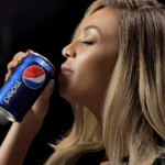 A parceria de Beyoncé com a Pepsi aumentou significativamente a visibilidade da marca e as campanhas de marketing. (Foto: Divulgação/Pepsi)