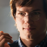 Ashton Kutcher interpretou Steve Jobs em um filme e é tão inteligente quando o inventor da Apple. (Foto: Divulgação)