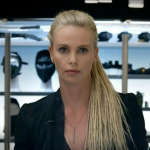 O sucesso do contrato levou a uma extensão do acordo, ou seja, mais dinheiro para Charlize Theron! (Foto: Divulgação)