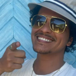 Nascido em 8/10/1985 no Havaí, o cantor, compositor, dançarino, produtor musical e multi-instrumentista Bruno Mars também tem 1,65. (Foto: Instagram)