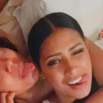 Anitta também fez as pazes com a cantora Simaria no ano passado. As duas haviam brigado em 2017. (Foto: Instagram)