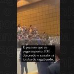 Imagens da confusão mostram vândalos avançando para cima do vidro que separa o público do plenário e da polícia, que faz a proteção. (Foto: Twiter X)