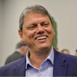 O governador também sinalizou que enviará à Alesp um projeto para regularizar as escolas cívico-militares, modelo defendido pelos bolsonaristas que foi descontinuado na esfera federal pelo governo do presidente Luiz Inácio Lula da Silva (PT). (Foto: Governo do Estado de São Paulo)