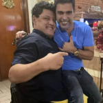 De acordo com o irmão de Zezé, foi o cantor quem o fez isso, mesmo já estando separado dela. (Foto: Instagram)