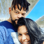 Ainda na entrevista, Babu contou que ele e a esposa estão juntos há dois anos e seis meses. Segundo o artista, os dois se conheceram no Tinder, aplicativo de paquera, durante a pandemia de Covid-19. (Foto: Instagram)