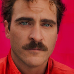 Joaquin Phoenix revelou, em uma entrevista de 2015, que tinha visto apenas dois de seus filmes: 'Ela' (2013) e 'O Mestre' (2013). (Foto: Divulgação)