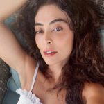 No início da pandemia da Covid-19, Juliana Paes resolveu parar de fumar. Na época, em uma live, a artista revelou que parou definitivamente com o tabagismo como forma de prevenção contra o coronavírus. (Foto: Instagram)