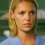 Katherine Heigl, também conhecida pelo seu papel em 'Grey’s Anatomy', decidiu sair da série depois de ter tido um dos personagens de maior destaque por muitos anos. (Foto: Divulgação)