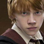 Rupert Grint revelou que não viu os oito longas de 'Harry Potter', franquia que lhe rendeu o personagem mais famoso de sua carreira. (Foto: Divulgação)