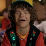 Gaten Matarazzo, astro da série "Stranger Things", da Netflix, revelou que o amigo secreto entre os netos da família é sagrado. (Foto: Divulgação)