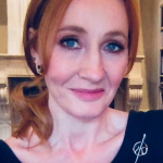 J. K. Rowling, criadora de 'Harry Potter', não tem problemas em confessar que não é capaz de dirigir e até fez essa revelação no Twitter. (Foto: Instagram)