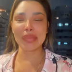 Anteriormente, Jenny também alegou estar cansada de ser humilhada e atacada por sua família e por haters: "Eu tô muito cansada. Acabou tudo pra mim, não tenho motivo mais pra estar aqui. Acabou carreira, acabou marido, acabou filhos.", desabafou. (Foto: Reprodução)