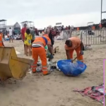 Nesta quarta-feira (03) a apresentadora de televisão Ana Maria Braga, criticou as pessoas que jogaram lixo na praia de Copacabana durante a festa de réveillon (Foto: Globo)