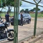 A Polícia Militar (PMDF) foi acionada para atender a ocorrência às 10h36. Uma equipe do Corpo de Bombeiros (CBMDF) também esteve no local. (Foto: Metrópoles)