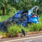 Os adultos foram identificados como Jéssica Paula da Silva, de 34 anos, condutora do veículo, Raimundo Gonçalves de Souza, Rodrigo Goncalves de Souza e a criança por Ellie Gonsalves. (Foto: Corpo de Bombeiros)