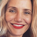 Cameron Diaz declarou ao New York Post: "Quando adolescente em Long Beach, Califórnia, eu amava o Iron Maiden e Ozzy Osbourne.", revelou. Segundo a atriz, ela ouvia boy bands como Whitesnake e curtia caras usando maquiagem que faziam o cabelo e se vestiam de forma chamativa.". (Foto: Instagram)