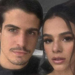 Recentemente, Bruna Marquezine deixou de seguir Enzo Celulari nas redes sociais. Rapidamente, isso levantou especulações sobre o motivo do fim da amizade entre eles, que no passado já viveram um romance. (Foto: Instagram)