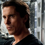 Christian Bale sai para correr, o que ele admite ser difícil no começo, mas que cura a ressaca rapidamente. (Foto: Divulgação)