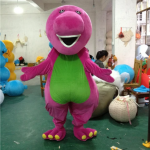 Já ouviu falar da história do apresentador do programa infantil Barney, o icônico dinossauro roxo, que guardava cocaína na sua cauda? (Foto: Reprodução/Internet)