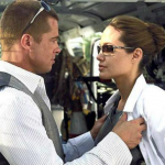 O relacionamento de Brad Pitt e Angelina Jolie, que parecia um conto de fadas, não resistiu ao teste do tempo. E, como um casal influente, sua separação teve consequências significativas. (Foto: Divulgação)