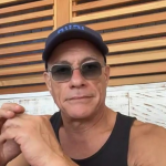 Jean-Claude Van Damme não tem o inglês como sua língua materna. (Foto: Instagram)