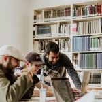 As empresas que não enviarem o relatório serão multadas em até 3% da folha de salários do empregador, limitados a 100 salários mínimos. (Foto: Unsplash)