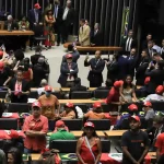 Zucco argumenta que a homenagem ao MST representa um "desprezo" aos homens e mulheres do campo, "os verdadeiros responsáveis por alimentar o Brasil e o mundo." (Foto: Agência Brasil)