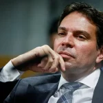 A cúpula do partido acredita que a investigação não deve afetar a candidatura de Ramagem e que a principal vítima da operação será Luiz Fernando Corrêa, diretor-geral da Abin no governo Lula. (Foto: Metrópoles)