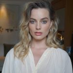 Margot Robbie é uma personalidade influente no meio artístico (Foto: Instagram)