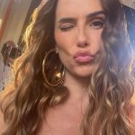 Deborah Secco é uma personalidade influente no meio artístico (Foto: Instagram)