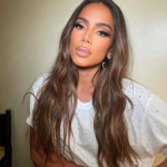 Anitta já disse várias vezes que é fã da Kim Kardashian. Em entrevista para a Contigo, a cantora falou: “Muita gente diz que eu tenho alguns traços parecidos com os dela.". (Foto: Instagram)