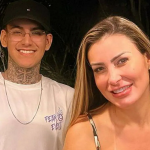 No trecho publicado pelo perfil no microblog, Andressa detalha como contribuiu com o filho no momento em que ele perdeu sua virgindade. (Foto: Instagram)