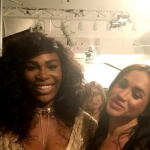 Serena Williams e Meghan Markle se conheceram em uma festa do Super Bowl em 2010 e se deram bem imediatamente. (Foto: Reprodução)