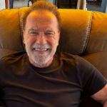 Schwarzenegger teve que ler suas medidas para as competidoras que não podiam vê-lo para que pudessem ter uma ideia de seu físico. (Foto: Instagram)