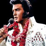 Apesar de se tornar o artista solo mais vendido da história, Elvis foi enganado financeiramente por seu empresário manipulador, o coronel Tom Parker. (Foto: Reprodução/YouTube)