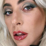 Lady Gaga é uma das maiores estrelas do mundo, e é difícil imaginá-la sendo vista em público sem o estilo excêntrico pelo qual é conhecida. (Foto: Instagram)