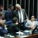 A razão apresentada pelos líderes partidários para tal extensão é coincidir com o encerramento da janela partidária, um intervalo definido pela Justiça Eleitoral que permite a vereadores e futuros candidatos mudarem de partido sem prejuízo ao mandato ou elegibilidade, que se conclui em 5 de abril. (Foto: Agência Brasil)