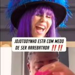 "Ele está só me avisando. Estou esperando a hora que ele vai dar um tapa dentro da minha cara. Ele deixa as coisas acontecerem, para ver se acorda para a vida. Ele está sendo me avisando. Dando vários avisos. Quando eu tomar o socão no olho, vai ser pela dor", disse a cantora. (Foto: Instagram)