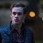 Dacre Montgomery, que já participou da série Stranger Things, também é australiano (Foto: Divulgação)