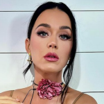 Filha de dois pastores, Katy Perry foi criada como uma cristã evangélica rigorosa. Tanto é que aos 16 anos, a cantora lançou seu primeiro álbum com canções religiosas. (Foto: Instagram)