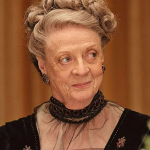 Maggie Smith, também conhecida como Professora Minerva McGonagall, da saga Harry Potter, tem 89 anos e continua trabalhando. (Foto: Divulgação)