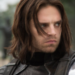 Sebastian Stan fez sua estreia na Marvel no filme de 2011 Capitão América: O Primeiro Vingador, mas sua situação financeira não mudou imediatamente após o filme. (Foto: Divulgação)