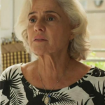 O medo de Marieta vem de uma experiência traumática pessoal ainda muito recente - O marido, que veio a falecer em agosto de 2023, aos 82 anos, por complicações do AVC. (Foto: Reprodução/Globo)