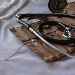 A falsa médica foi presa em flagrante e teve a prisão preventiva decretada pela Justiça.(Foto: Unsplash)