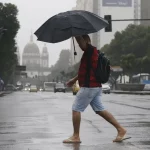 As zonas identificadas com "grande perigo" incluem o litoral norte de São Paulo, as regiões serranas, o norte e áreas adjacentes à capital do Rio de Janeiro, a Zona da Mata e o sul de Minas Gerais, além do sul do Espírito Santo. (Foto: Agência Brasil)